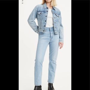 501 original women light wash jeans